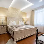 Zámoček Mraznica Hotel