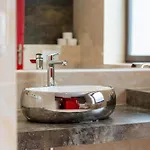 Zámoček Mraznica Hotel *