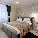 Zámoček Mraznica Hotel