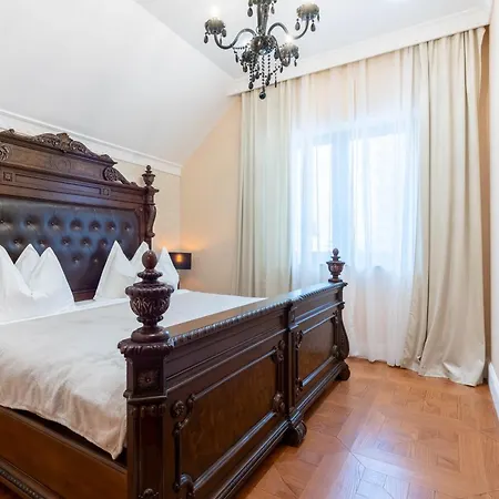 מלון Zamocek Mraznica